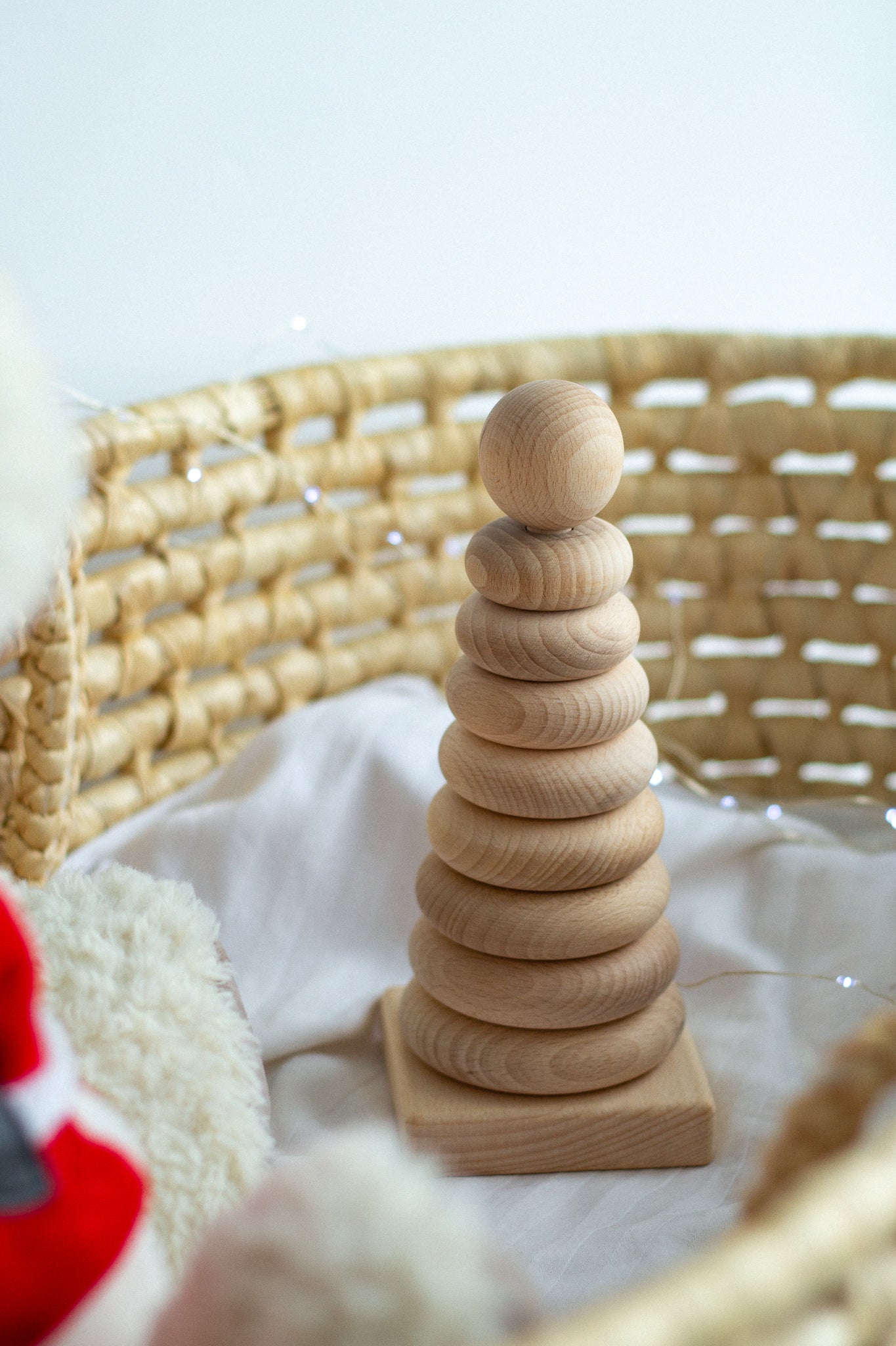 Wooden Ring Pyramid Tower - WoollyFox